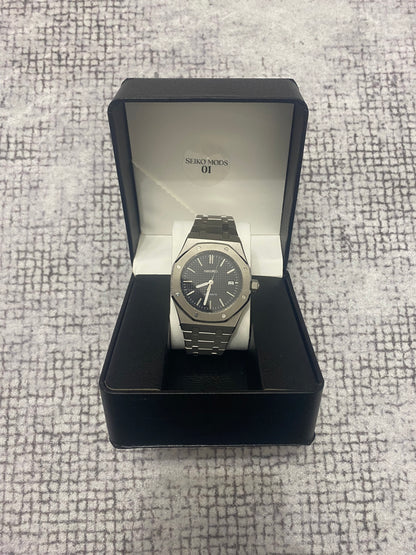 Montre Automatique — Boîtier Octogonal & Cadran Tapisserie Noir