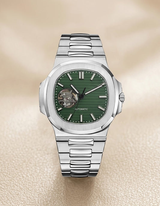 Montre Automatique — Boîtier Coussin & Cadran Vert Cœur Ouvert